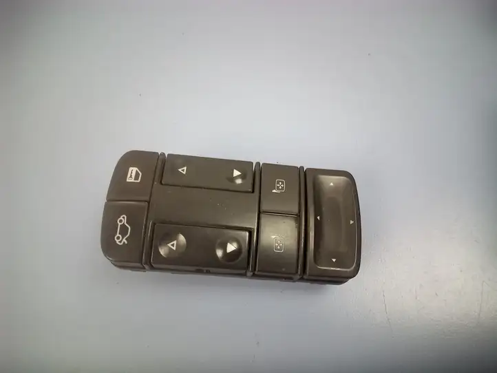 Opel Vectra C (2002 - 2005) 09185952 Блок кнопок стеклоподъемников — фото 1