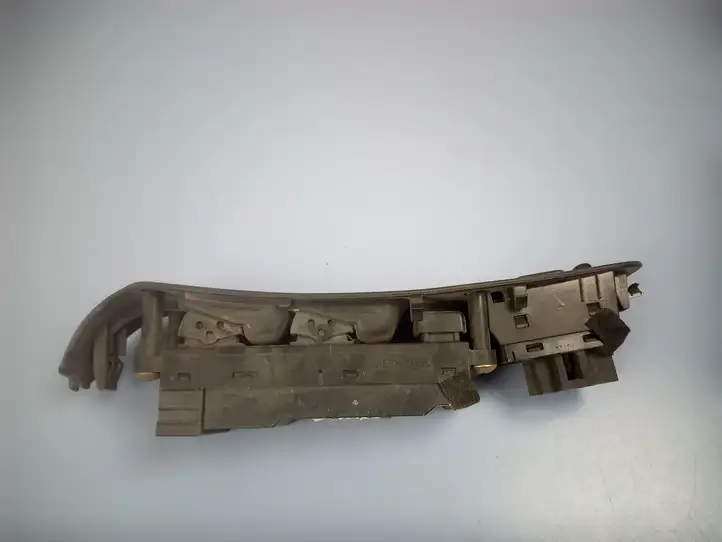 Subaru Legacy (1999 - 2003) 83071AE020 Блок кнопок стеклоподъемников — фото 2