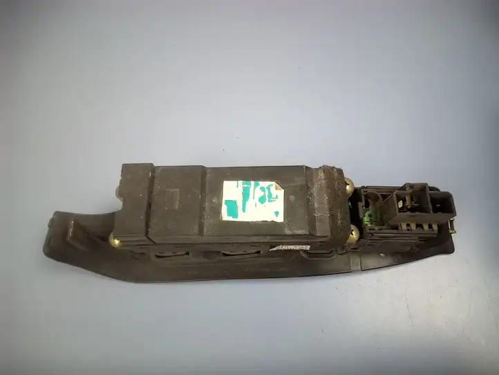 Subaru Legacy (1999 - 2003) 83071AE020 Блок кнопок стеклоподъемников — фото 4
