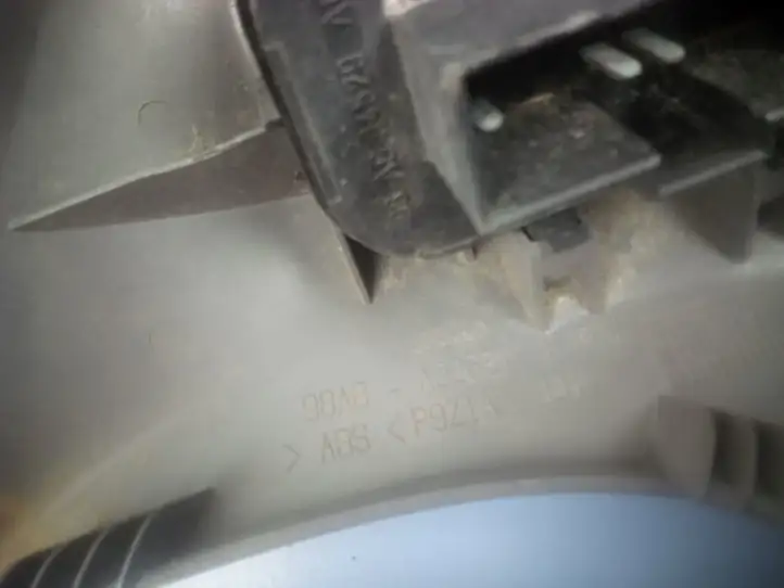 Ford Focus (1998 - 2004) 98ABA22621FF Кнопка стеклоподъемников — фото 3