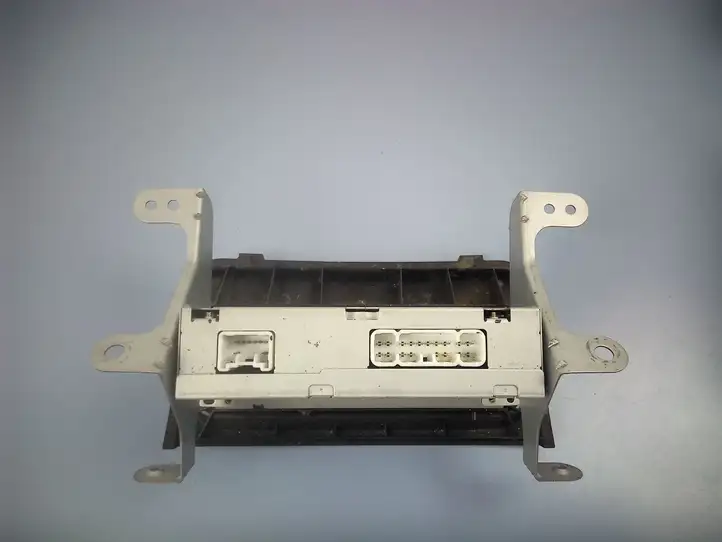 Toyota Yaris Verso (1999 - 2005) 8611052030C0 Магнитола / мультимедийная система — фото 2
