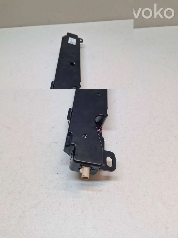 Tesla Model Y (2019 - 2024)  158560100E Антенна Bluetooth