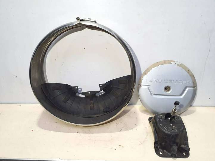 Toyota Land Cruiser (J120) (2002 - 2009)  6477160310 Комплект крепления