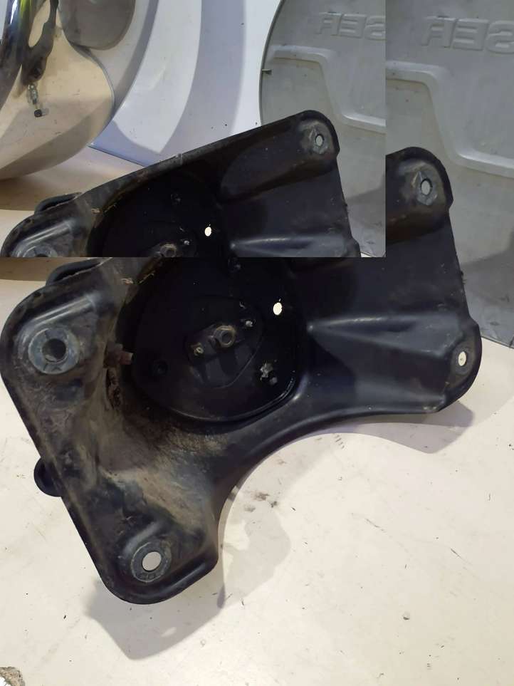 Toyota Land Cruiser (J120) (2002 - 2009)  6477160310 Комплект крепления