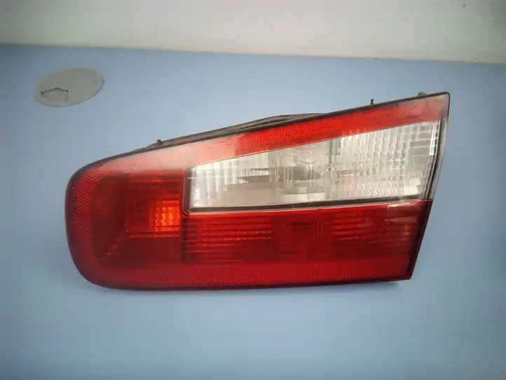 Renault Laguna II (2001 - 2005) 8200002476 Задний фонарь в крышке багажника — фото 1