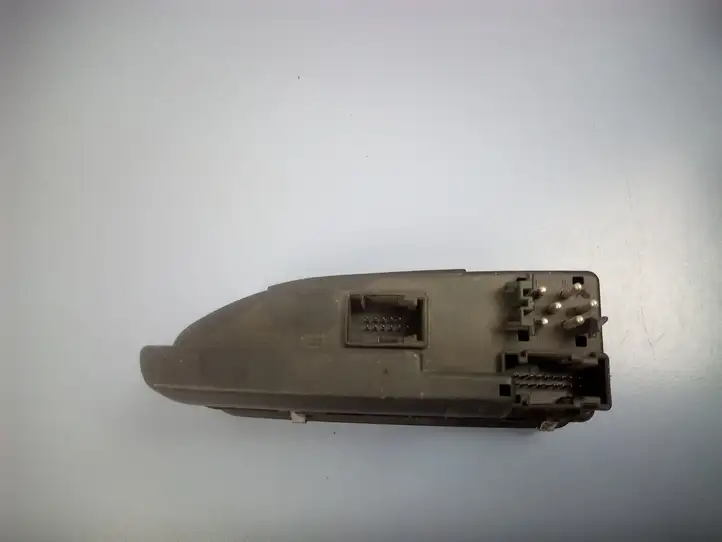 BMW 5 E39 (1996 - 2003) 61318368987 Кнопка стеклоподъемников — фото 3