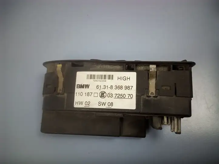 BMW 5 E39 (1996 - 2003) 61318368987 Кнопка стеклоподъемников — фото 4