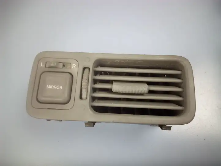 Honda CR-V (1999 - 2001) 77630S100130 Боковой воздушный дефлектор — фото 1