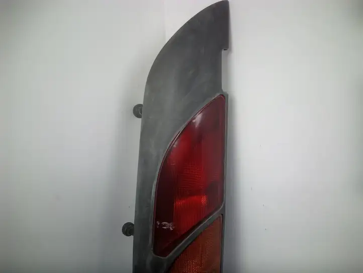 Renault Kangoo I (1997 - 2003) 7700308713 Задний фонарь в кузове — фото 5