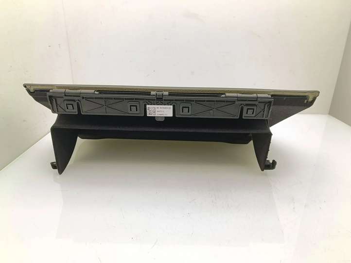 BMW 5 G30 G31 (2016 - )  9375429 Крышка ящика для вещей (бардачка)