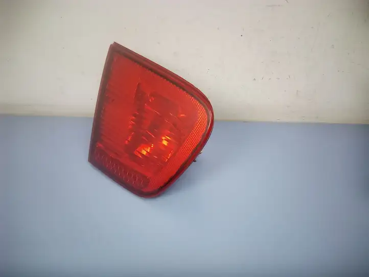 Seat Ibiza III (6L) (2002 - 2008) 6K6945091B Задний фонарь в крышке багажника — фото 2