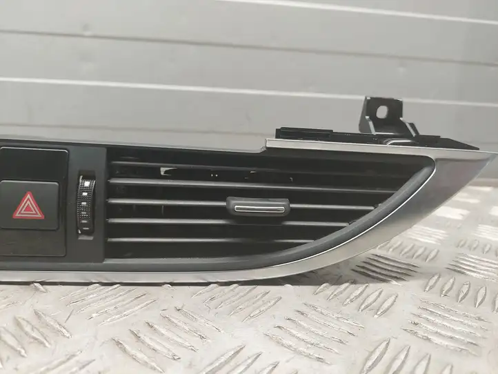 Audi A7 S7 4G (2010 - 2014) 4G1820951 Центральный воздушный дефлектор — фото 4
