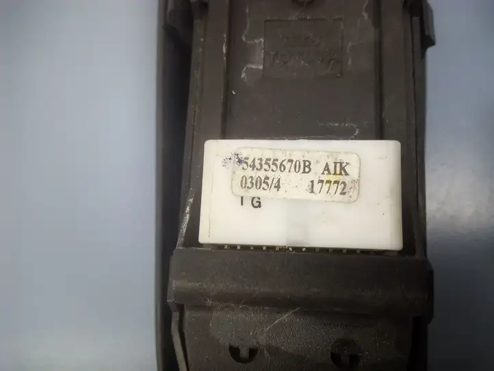 Toyota Corolla E120 E130 (2004 - 2007) 54355670B Кнопка стеклоподъемников — фото 4