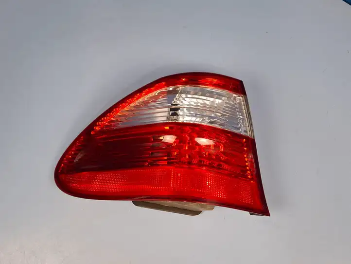 Mercedes-Benz E W211 (2002 - 2009) A2118201164 Задний фонарь в кузове — фото 7