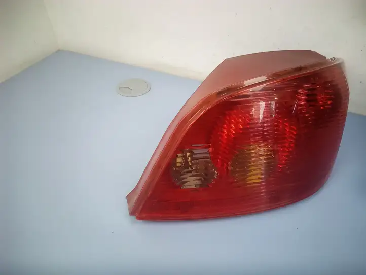 Peugeot 307 CC (2001 - 2005) 96343705JE Задний фонарь в кузове — фото 4