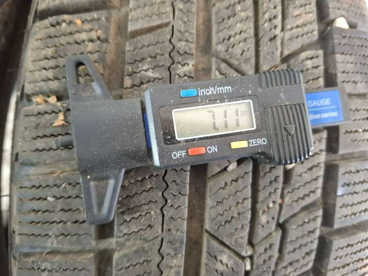 Volvo V70 (2000 - 2004)  19565R15 Зимняя покрышка (покрышки) R 15