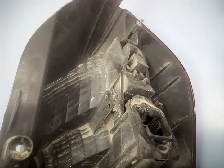 Renault Scenic II - Grand scenic II (2003 - 2006) 8200127704E Задний фонарь в кузове — фото 5