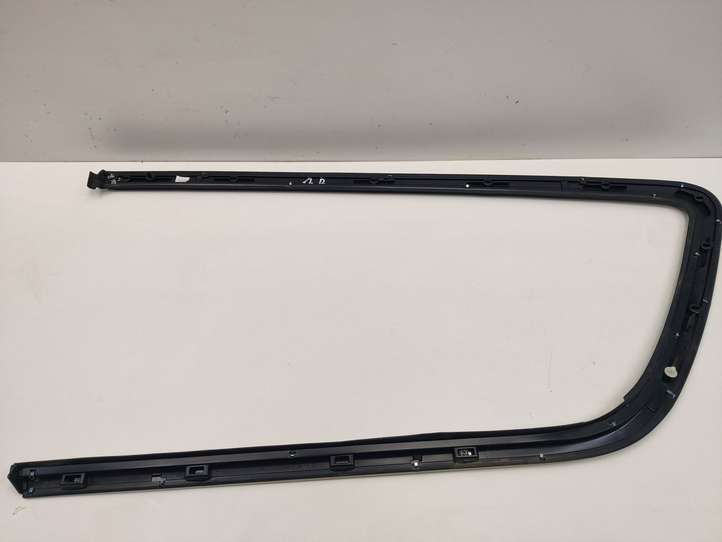 Chrysler Pacifica (2016 - )  68227296AB Отделка заднего бокового стекла