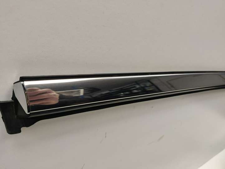 Chrysler Pacifica (2016 - )  68227297AD Отделка заднего бокового стекла