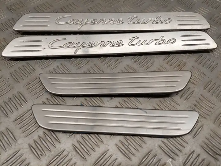 Porsche Cayenne (92A) (2011 - 2017) 23890010 Внутренняя обшивка порога (комплект) — фото 3