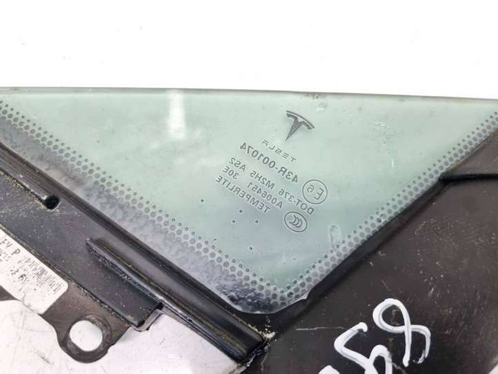 Tesla Model S (2012 - 2016)  43R001074 Маленькое стекло 