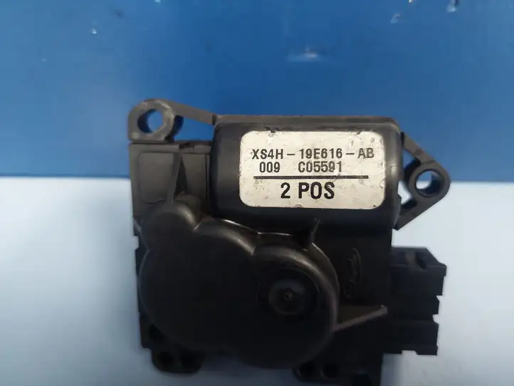 Ford Focus (1998 - 2004) XS4H19E616AB Двигатель задвижки потока воздуха — фото 5
