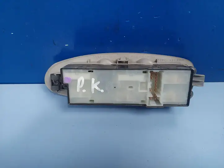 Nissan Almera (2000 - 2006) 80961BU400 Кнопка стеклоподъемников — фото 4