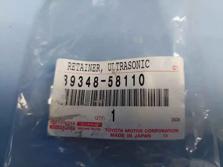 Toyota RAV 4 (XA40) (2012 - 2018) 8934858110 Кронштейн заднего датчика парковки — фото 4