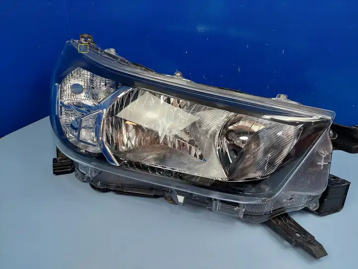 Toyota Hilux (AN120, AN130) (2015 - 2017) 811100KK60 Передняя фара — фото 11