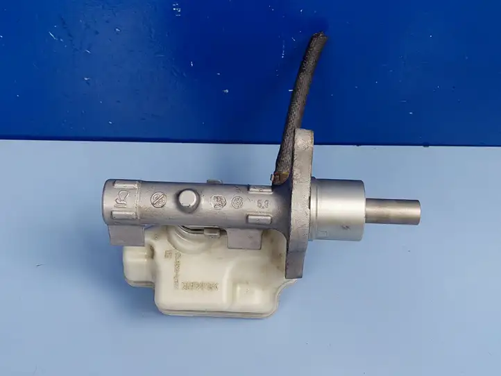 Volkswagen Touran I (2003 - 2010) 1K1614019K Главный тормозной цилиндр — фото 4