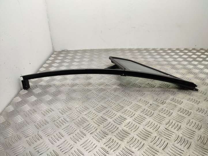 Citroen C3 (2016 - )  9813154880 Маленькое стекло 