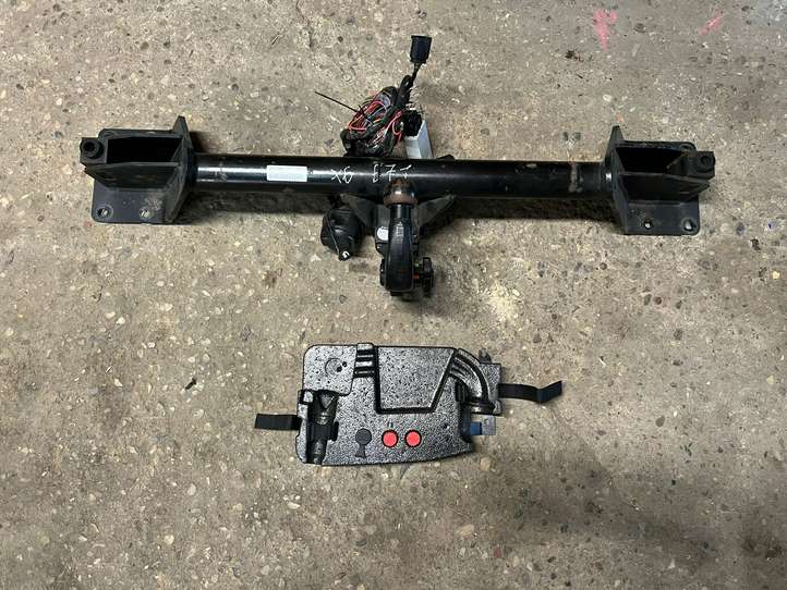 BMW X6 E71 (2008 - 2014)  6850497 Комплект крюка