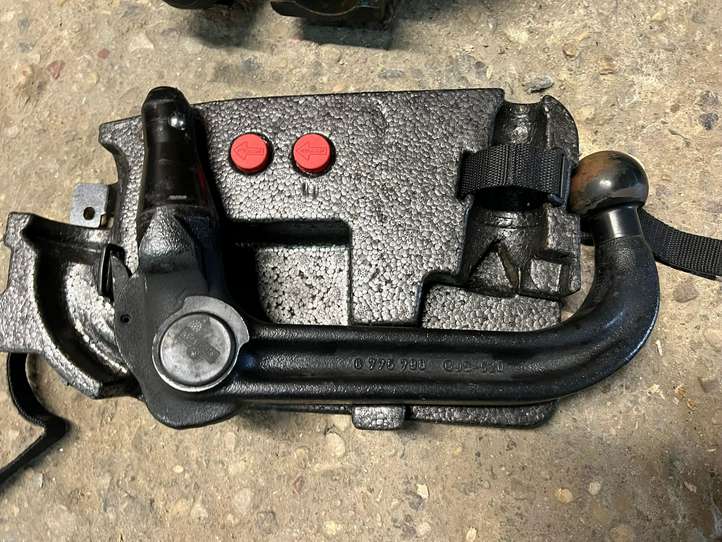 BMW X6 E71 (2008 - 2014)  6850497 Комплект крюка