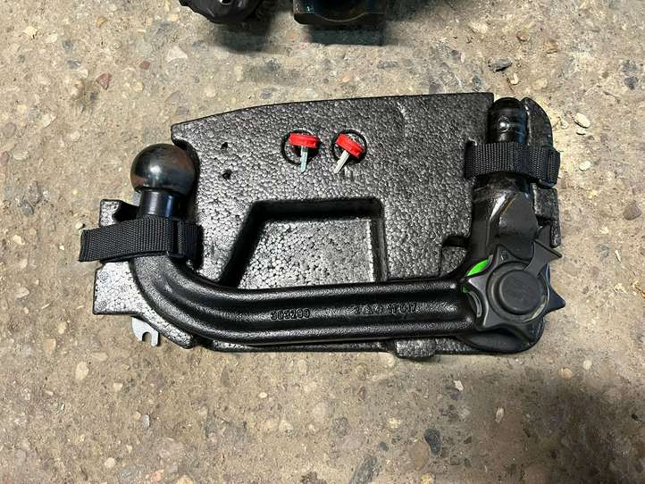 BMW X6 E71 (2008 - 2014)  6850497 Комплект крюка