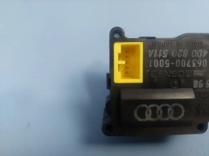 Audi A8 S8 D2 4D (1999 - 2002) 4D0820511A Двигатель задвижки потока воздуха — фото 2