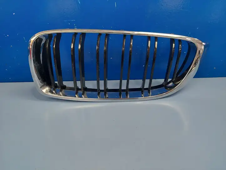 BMW 4 F32 F33 (2013 - 2017) 7294813 Верхняя решетка радиатора — фото 1