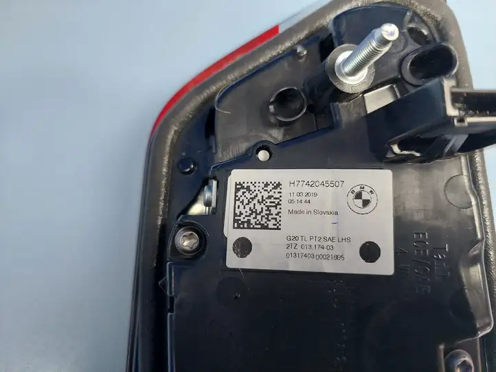 BMW 3 G20 G21 (2019 - ) H7742045507 Задний фонарь в крышке багажника — фото 6