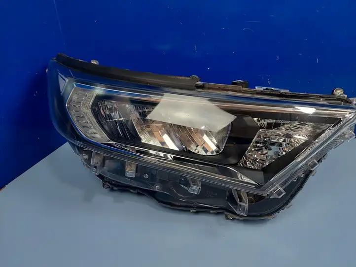 Toyota RAV 4 (XA50) (2018 - ) 8114542841 Передняя фара — фото 14