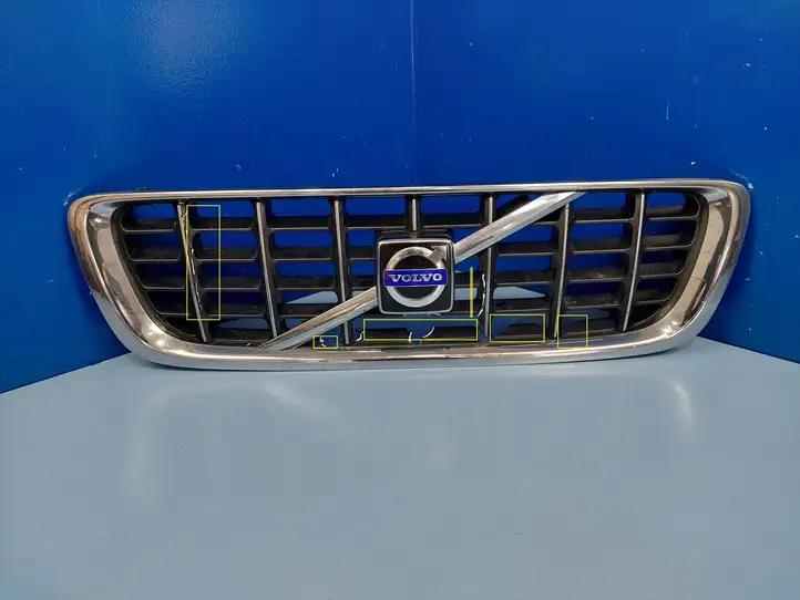 Volvo V70 (2004 - 2007) 31255500 Верхняя решетка радиатора — фото 1