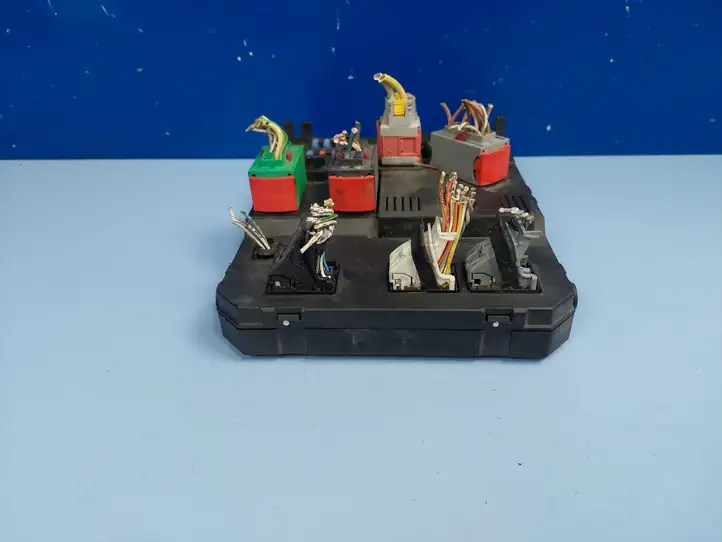 Peugeot 407 (2004 - 2011) 9655221080 Блок предохранителей — фото 3