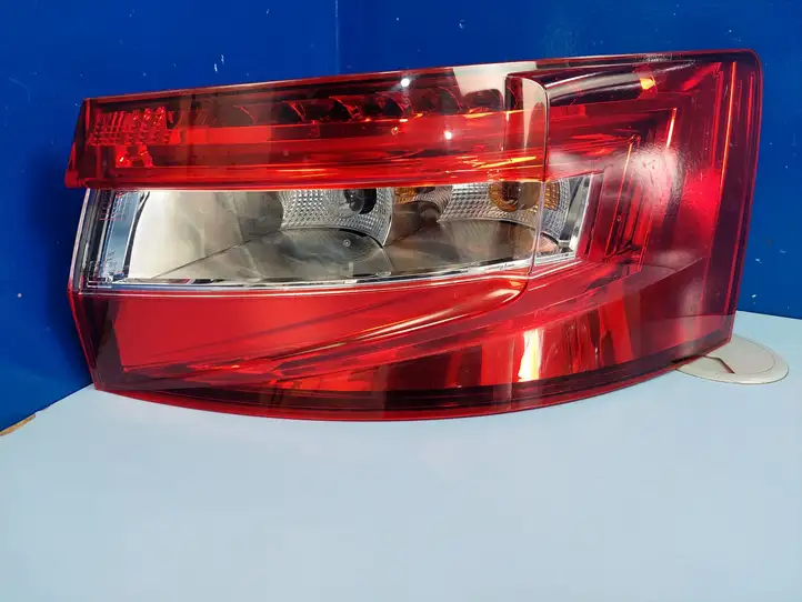 Skoda Superb B8 (3V) (2015 - 2023) 3V5945208A Задний фонарь в кузове — фото 2