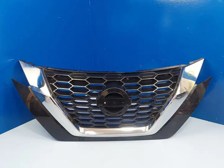 Nissan Juke II F16 (2019 - ) 623106PA0A Верхняя решетка радиатора — фото 1