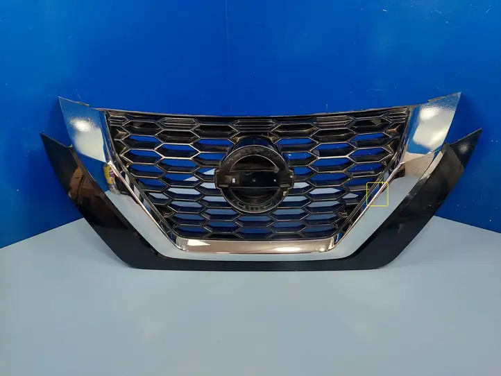 Nissan Juke II F16 (2019 - ) 623106PA0A Верхняя решетка радиатора — фото 1