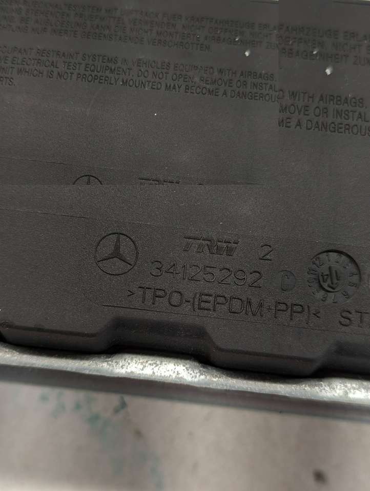 Mercedes-Benz S W222 (2013 - )  2228600302 Подушка безопастности колен
