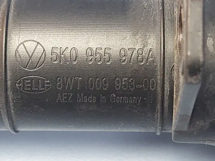 Volkswagen Golf VI (2009 - 2013) 5K0955978A Насос омывателя стекла — фото 8