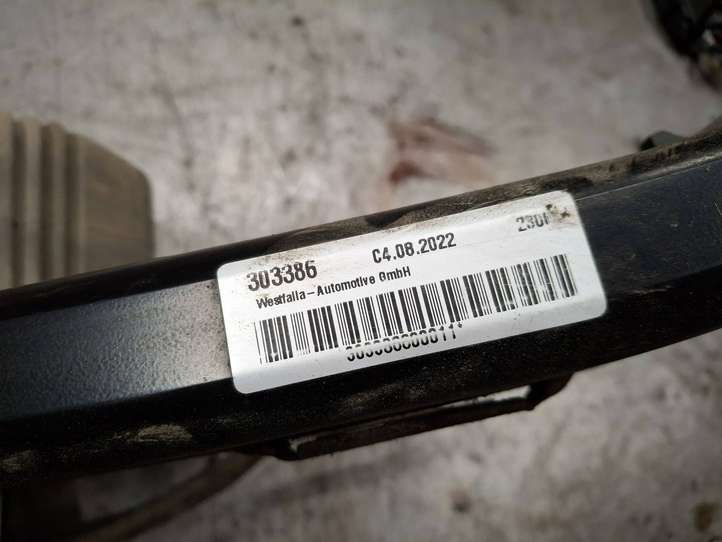 BMW 5 F10 F11 (2009 - 2016)  303386600011 Съемный крюк