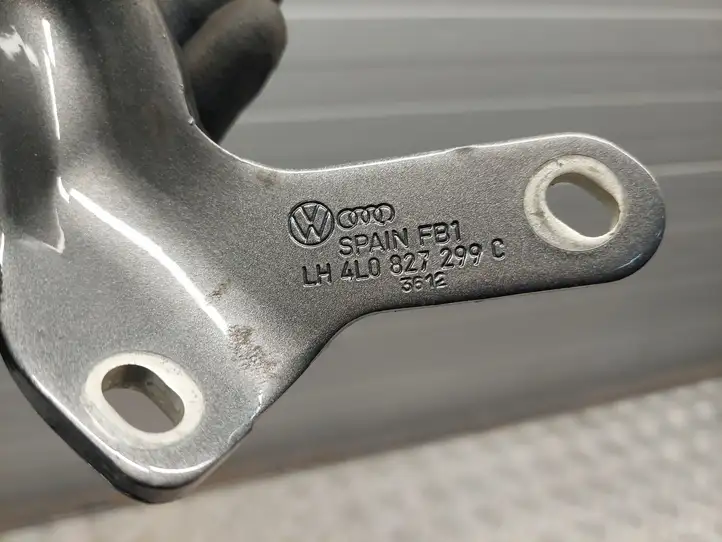Audi Q7 4L (2009 - 2015) 4L0827299C Петли крышки багажника — фото 3