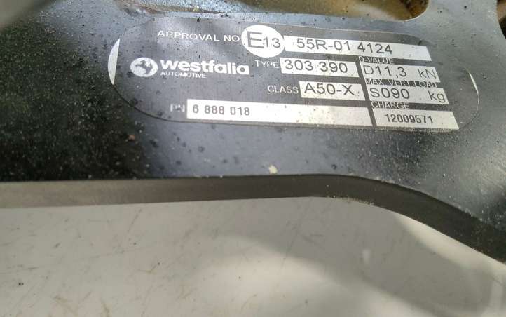 BMW 5 G30 G31 (2016 - )  6888018 Комплект крюка