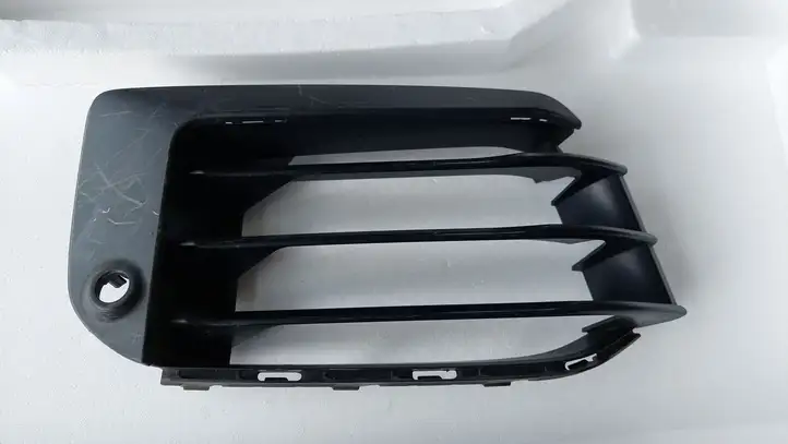 BMW X2 F39 (2018 - 2022) 51117429016 Нижняя решетка переднего бампера — фото 1
