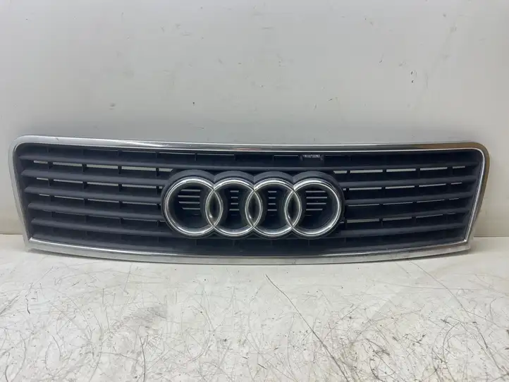 Audi A6 S6 C5 4B (1997 - 2001) Верхняя решетка радиатора — фото 1